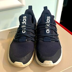 Navy blue adidas sneakerss